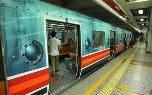 地鐵廣告推廣手機APP，確實可行！