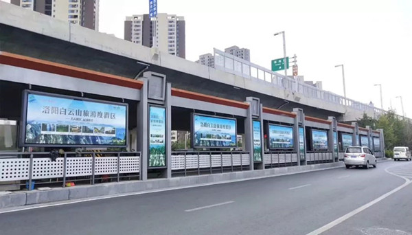 鄭州BRT公交車站臺(tái)廣告，展現(xiàn)城市魅力的象征