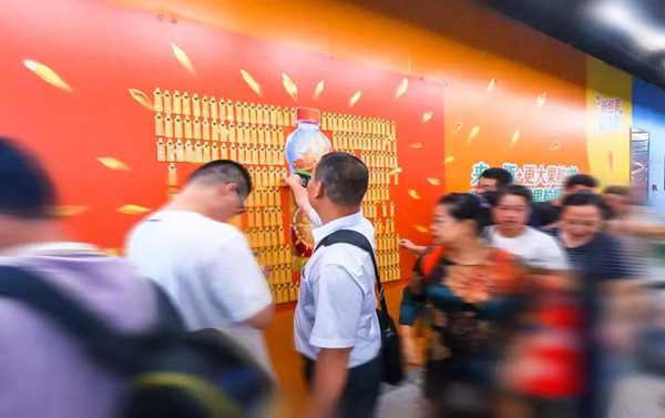美汁源告訴你，飲品戶外廣告如何玩轉(zhuǎn)互動(dòng)營(yíng)銷