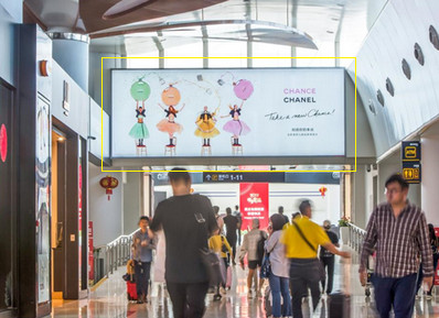 ?？跈C(jī)場(chǎng)國(guó)內(nèi)候機(jī)廳免稅店區(qū)域燈箱廣告