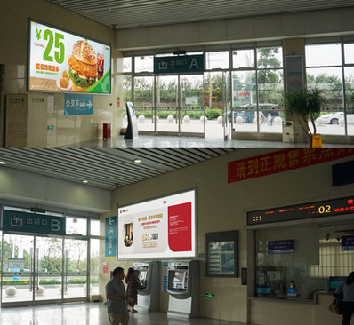 順德學(xué)院站A、B進(jìn)出站口燈箱廣告