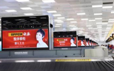 鄭州機場二層國內國際到達行李廳轉盤風塔燈箱廣告