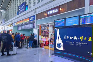 廈門北站3F候車廳落地燈箱廣告