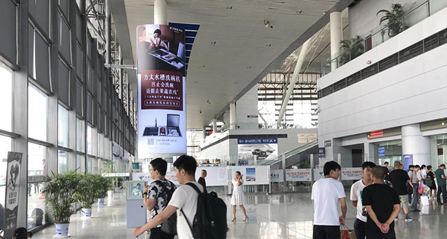 青島高鐵站廣告中進(jìn)站大廳燈箱媒體怎么樣？