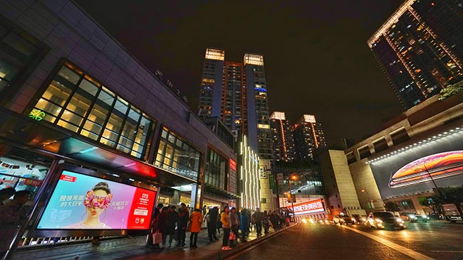 品牌和商家為什么要投放重慶候車亭廣告？