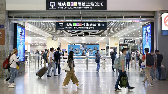 高鐵地鐵交匯 LCD四屏聯播廣告