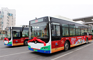 青島公交廣告線路案例，食品快消青島公交車廣告，青島公交車身廣告效果怎么樣？