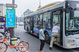 成都公交廣告價格多少錢？食品生鮮快消成都公交車身廣告案例