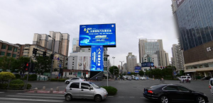 太原LED廣告價格多少錢？太原親賢街長治路龍柱LED立柱大屏廣告牌地標(biāo)