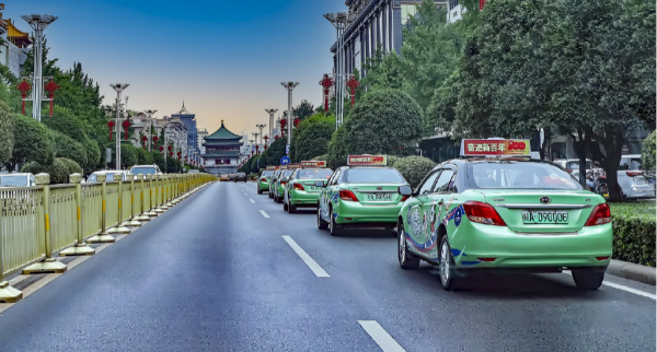 西安出租車廣告價格多少錢？西安出租車頂屏LED廣告餐飲門店案例