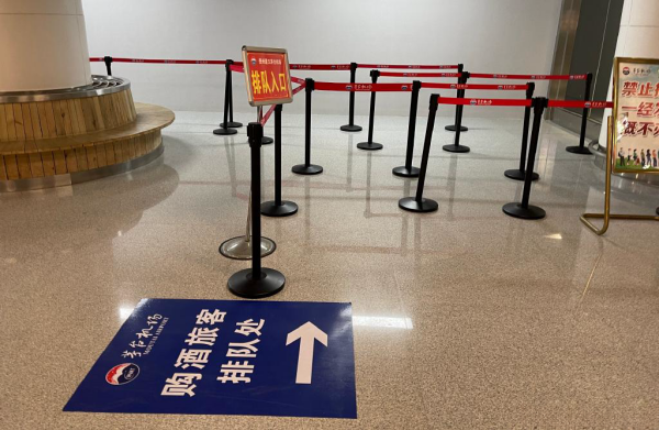 遵義茅臺(tái)機(jī)場(chǎng)廣告價(jià)格？遵義茅臺(tái)機(jī)場(chǎng)戶外立柱大牌廣告停車場(chǎng)廣告