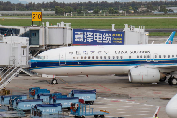 溫州機(jī)場(chǎng)廣告價(jià)格？溫州龍灣機(jī)場(chǎng)廊橋戶外廣告牌出發(fā)到達(dá)全覆蓋