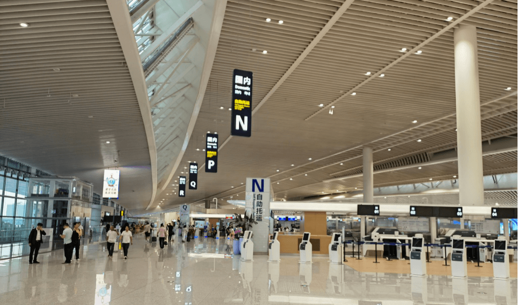 青島膠東機(jī)場(chǎng)廣告價(jià)格多少錢？青島機(jī)場(chǎng)航站樓最醒目廣告位優(yōu)勢(shì)