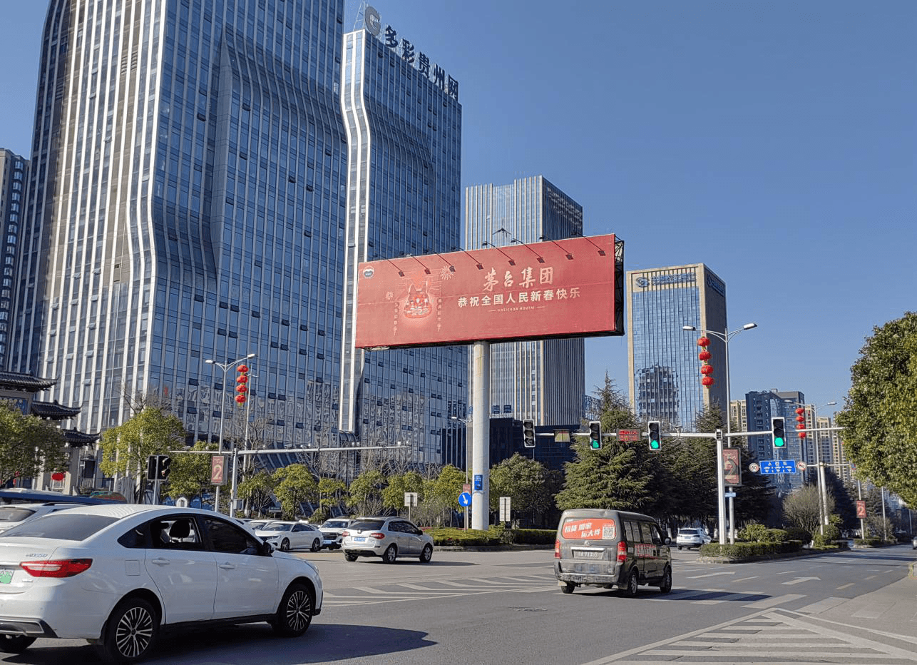 貴陽(yáng)市區(qū)戶外高桿立柱大牌廣告價(jià)格？貴陽(yáng)戶外大牌T牌廣告