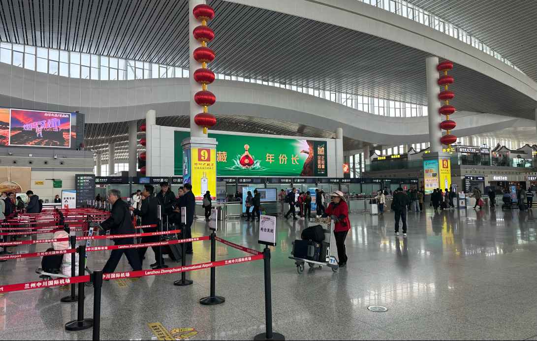 蘭州中川機(jī)場(chǎng)廣告價(jià)格收費(fèi)，蘭州機(jī)場(chǎng)春運(yùn)出發(fā)到達(dá)廣告LED大屏