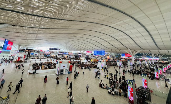 深圳北站電子屏廣告價(jià)格收費(fèi)，深圳北高鐵站高性價(jià)比LED大屏廣告