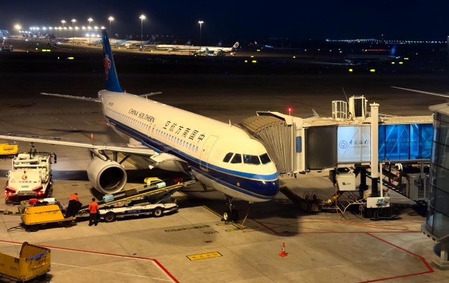 廣州白云機場廣告價格收費，廣州機場廊橋停機坪戶外大牌廣告