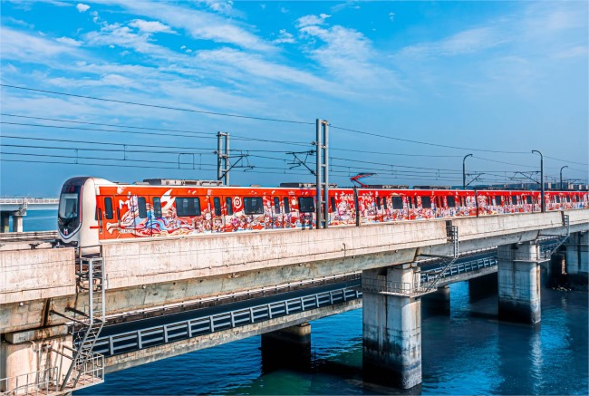 廈門地鐵內(nèi)外包車廣告游戲車身案例圖，廈門地鐵列車廣告價格收費