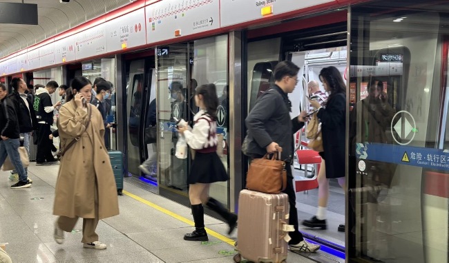 佛山地鐵播音導(dǎo)向廣告價(jià)格種類，佛山地鐵列車站臺語音播報(bào)廣告