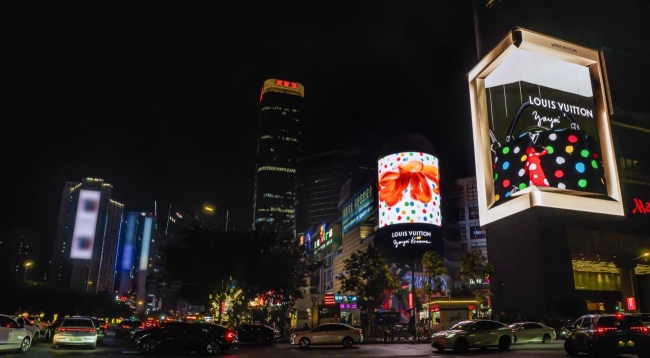 廣州天河正佳廣場萬豪酒店裸眼3D雙屏LED廣告，廣州LED大屏廣告價格