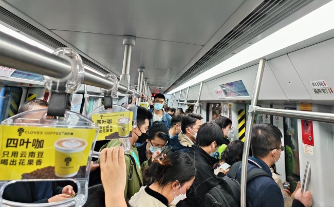 昆明地鐵車廂拉手列車拉環(huán)廣告優(yōu)勢分析，昆明地鐵廣告價格收費