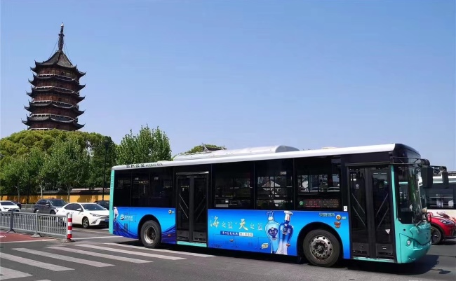 蘇州公交車巴士車身貼廣告價格收費，蘇州公交車外車身廣告線路優(yōu)勢