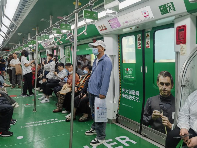 丁奧相會洛陽地鐵創(chuàng)意內(nèi)包車廣告斯諾克賽事宣傳，洛陽地鐵廣告價格