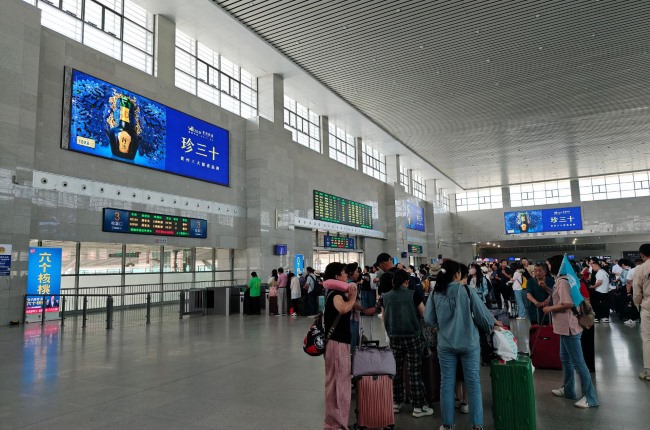 洛陽龍門高鐵站候車大廳廣告牌投放位置優(yōu)勢，洛陽高鐵站廣告價格