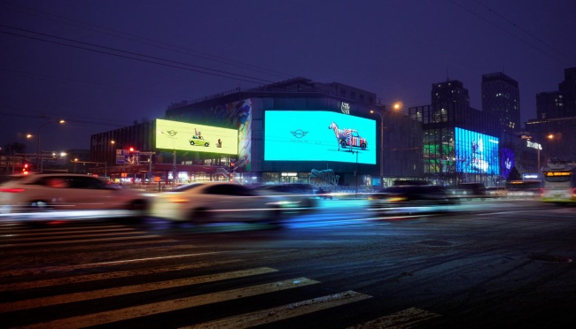 北京朝外THE BOX戶外三屏LED大屏廣告投放，北京商圈LED大屏廣告價格
