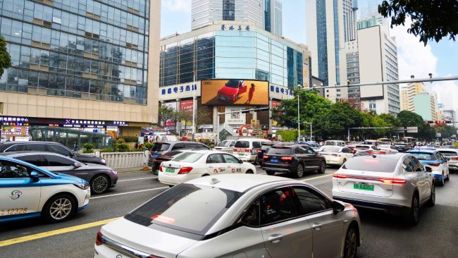 深圳深南大道華強(qiáng)北路口賽格LED橫屏廣告，深圳戶外大屏廣告價(jià)格