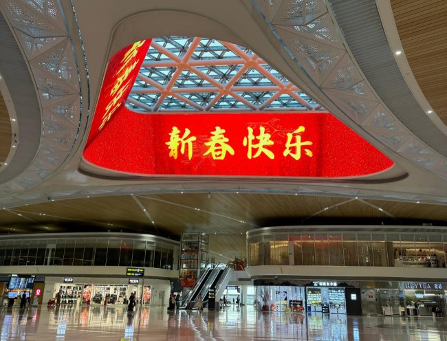 深圳衛(wèi)星廳國內(nèi)出發(fā)高空三面LED廣告，深圳寶安機(jī)場(chǎng)LED大屏廣告價(jià)格