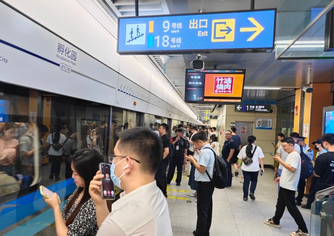 成都地鐵車廂電視小屏站臺列車廣告，成都地鐵視頻電子屏廣告價格