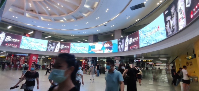 鄭州地鐵紫荊山站換乘大廳弧形LED大屏廣告投放，鄭州地鐵廣告價格