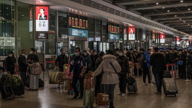 上海虹橋站高鐵出站通道兩側(cè)燈箱廣告，上海虹橋火車站廣告價格
