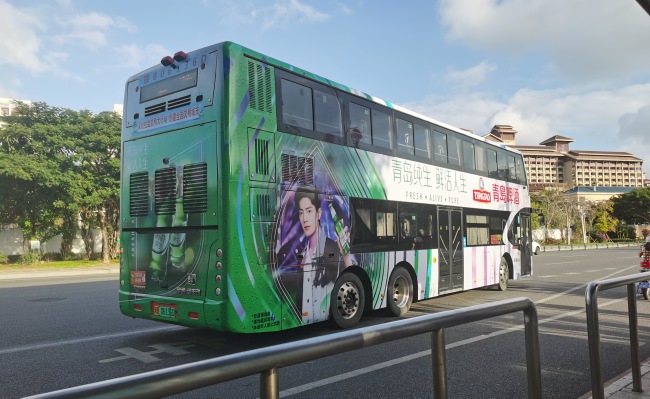 三亞公交車雙層巴士廣告價(jià)格，三亞雙層旅游觀光公交車身廣告投放