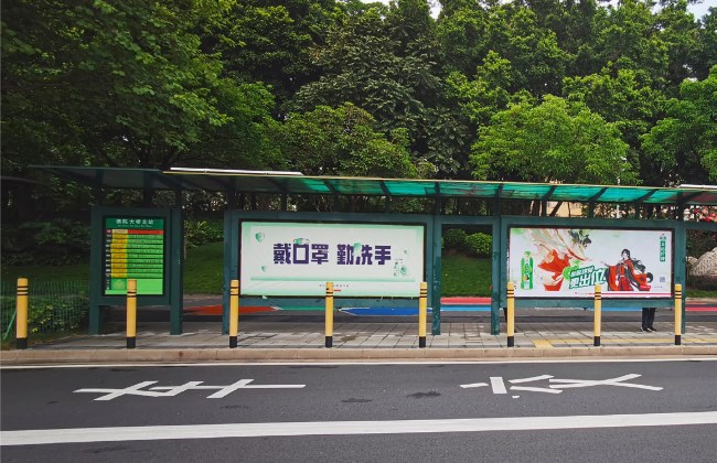 佛山順德公交候車(chē)亭站臺(tái)燈箱廣告，佛山公交車(chē)站牌廣告價(jià)格