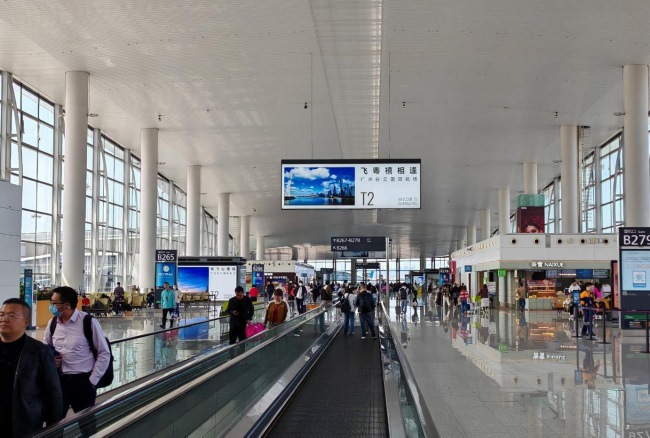 廣州白云機場T2國內(nèi)出發(fā)到達(dá)吊旗廣告，廣州機場廣告價格