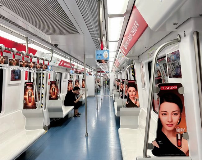 福州1號(hào)線地鐵車廂貼紙內(nèi)包車廣告，福州地鐵列車廣告價(jià)格