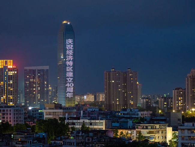 榮燦惠州中心IFC外墻燈光秀廣告投放，惠州LED大屏廣告價格