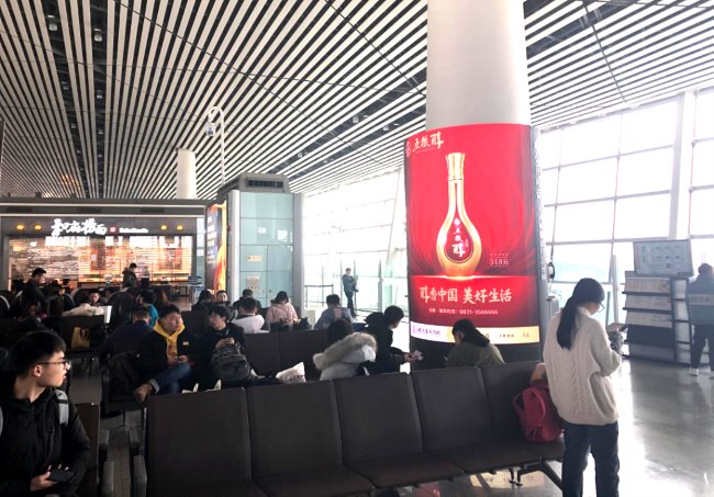 天津機(jī)場(chǎng)出發(fā)登機(jī)口LED廣告投放，天津?yàn)I海機(jī)場(chǎng)大屏廣告價(jià)格