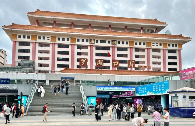 羅湖口岸有哪些廣告位？怎么選擇性價(jià)比高的媒體投放？