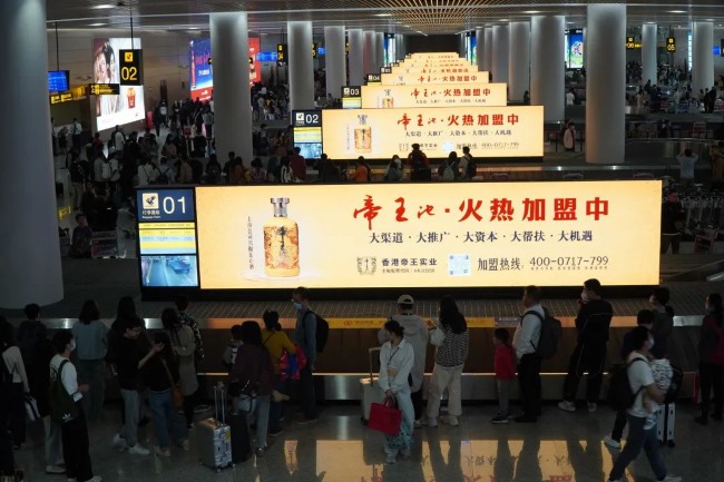 西安機(jī)場有哪些廣告位？T5航站樓的人流量占比多少？投放哪個(gè)航站樓性價(jià)比高？