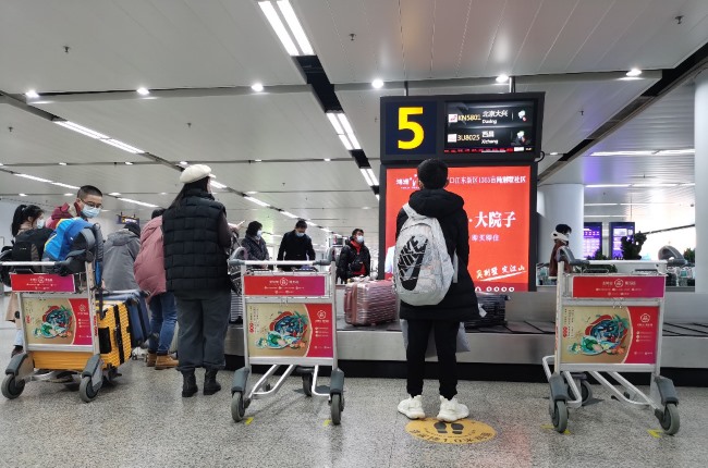海口機(jī)場手推車廣告投放，?？诿捞m機(jī)場行李推車貼廣告價(jià)格