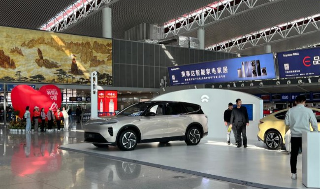 國內(nèi)汽車內(nèi)卷嚴(yán)重的關(guān)鍵時期，作為汽車品牌，如果選擇戶外廣告打響品牌美譽度？選擇第一戶外傳媒合作進(jìn)行戶外推廣有哪些優(yōu)勢？