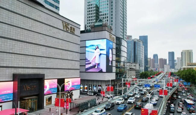武漢武商MALL世貿(mào)廣場雙面LED廣告投放，武漢戶外大屏廣告