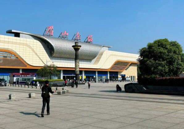 眉山東站廣告-眉山東站廣告投放價(jià)格-眉山高鐵廣告公司